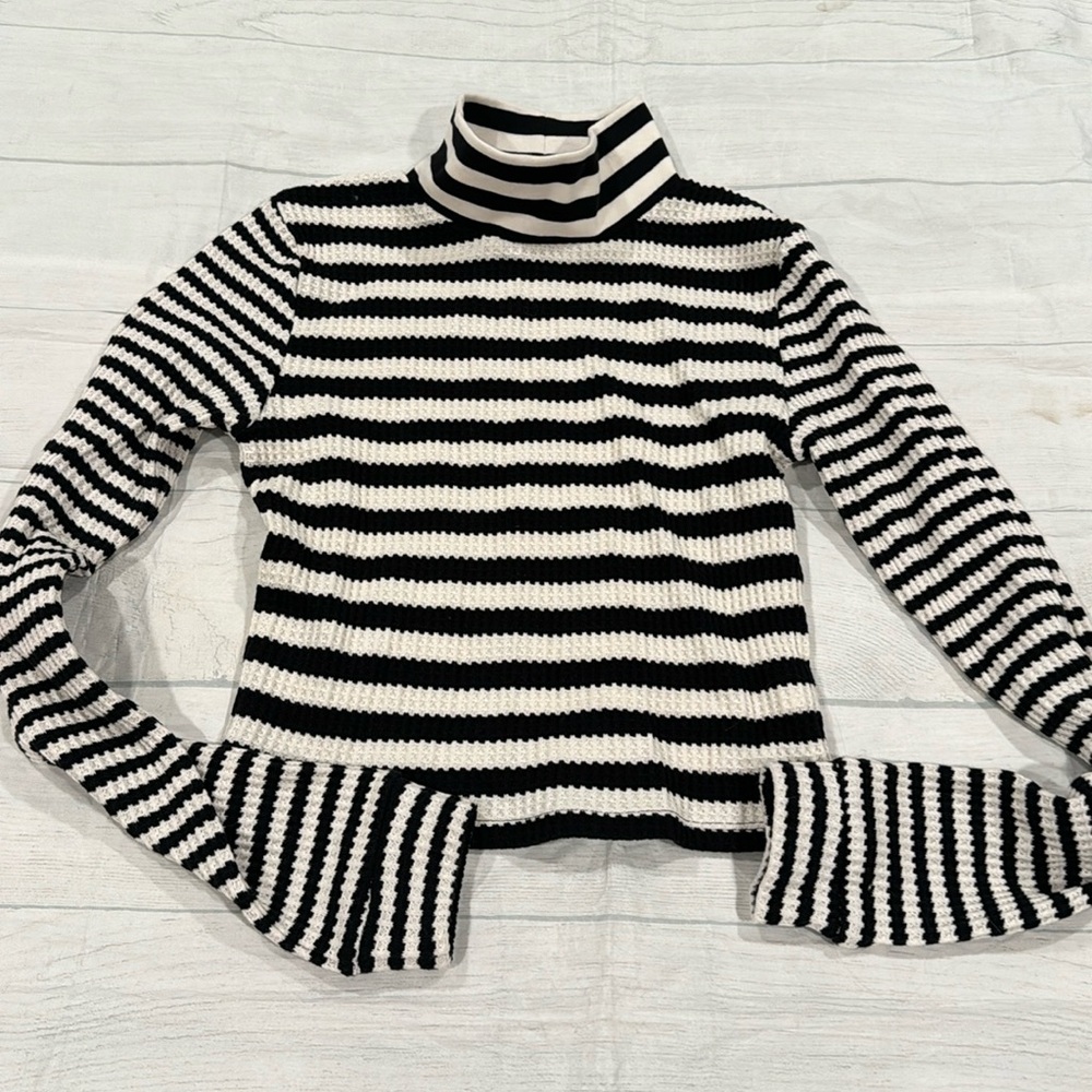 NWT Aerie XS blizzard waffle cropped black & white mock turtleneck